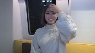 你好坏露脸叉着腰单位办公桌前干少妇女同事这货从姿态到表情太二了